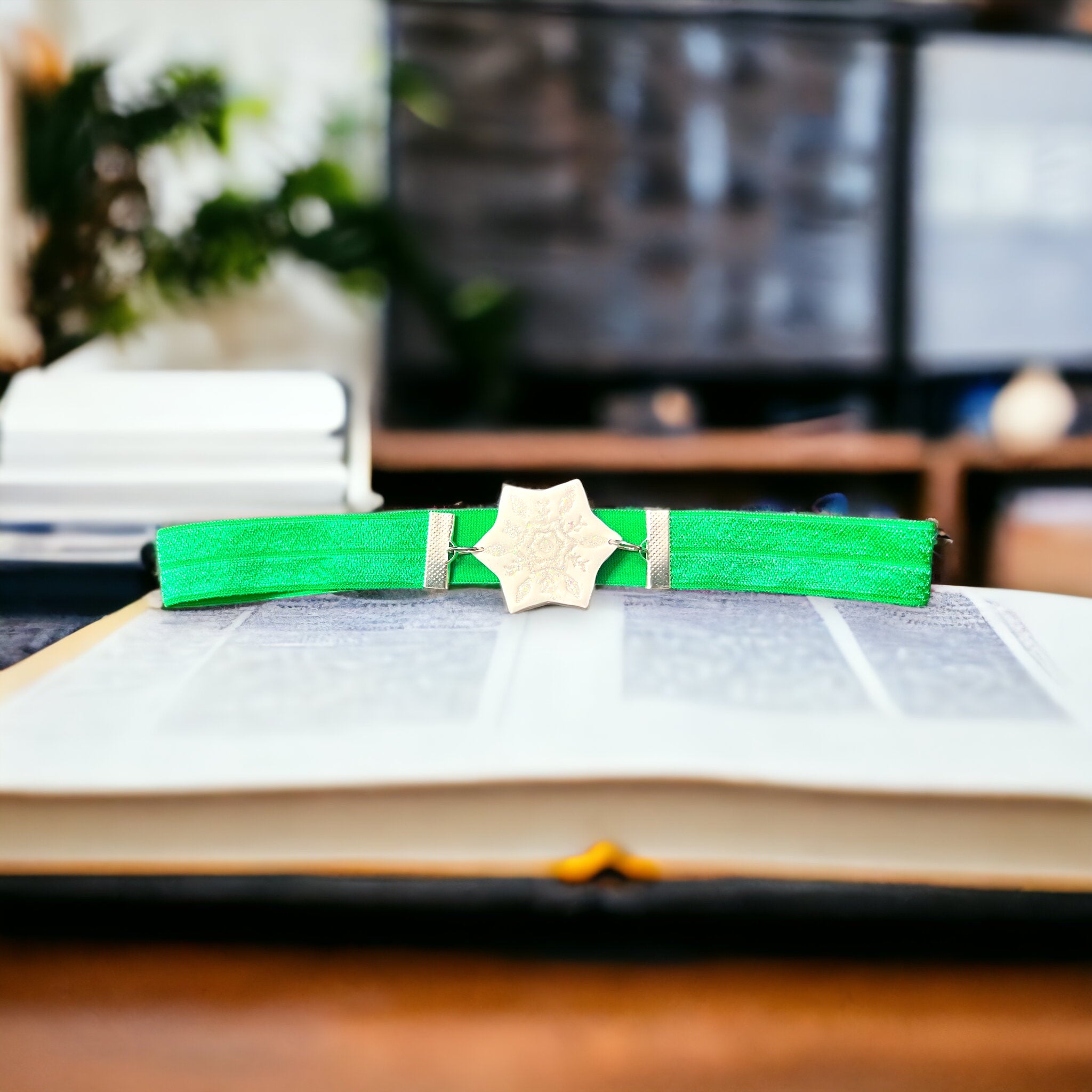 Christmas White Snowflake Elastic Bookmark