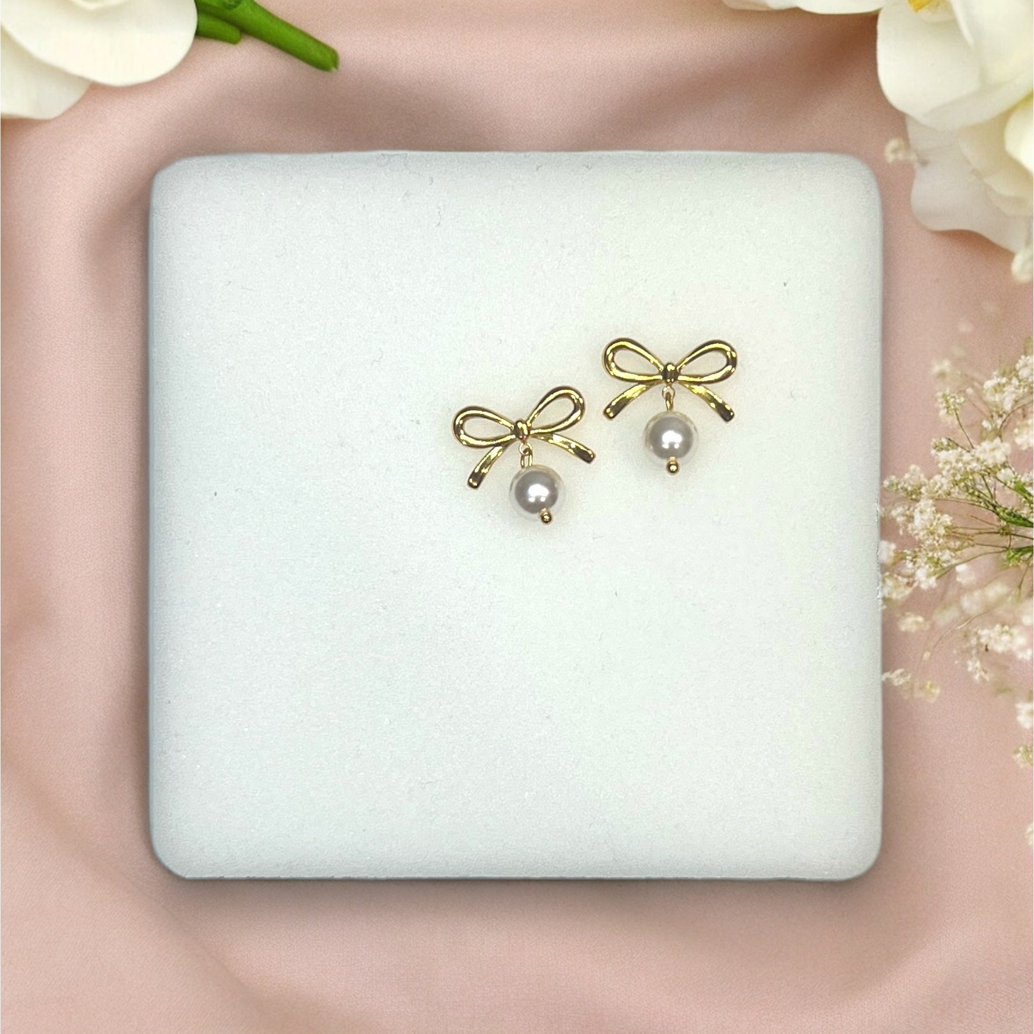 Bow Pearl Earring - Dainty and Elegant